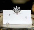 Elegante segnaposto bianco con fiocco di neve tagliato al laser per feste di Natale - Bianco