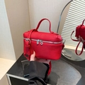 Borsa a tracolla rossa texture litchi con cerniere argento e tracolla regolabile - Rosso
