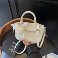 Sac à main beige chic en cuir plissé avec breloque cœur perle et bandoulière - Beige (Avec pendentif en perles artificielles)