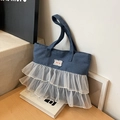 Bolso tote de mezclilla azul marino con ribete de encaje de tul blanco y doble asa - Azul oscuro