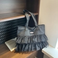 Bolso tote de mezclilla negra con ribete de tul transparente y correas anchas - Negro
