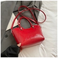 Chic vibrant red bucket handbag in shiny patent leather finish with silver hardware - Red (No Pendant)