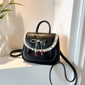 Sac à main élégant en cuir noir avec bordure en dentelle blanche et nœud décoratif - Noir