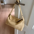 Pale yellow dumpling shoulder bag with lychee texture leather hanging on a handle - Yellow (No Pendant)