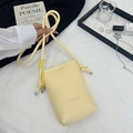 Sac à bandoulière minimaliste jaune clair pour téléphone avec texture litchi et sangle - Jaune