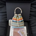 Kleurrijke gestreepte strooien emmertas met lederen handvatten en bijpassende pouch - Groot / Crèmewit Meerkleurig Groot