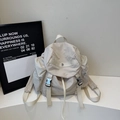 Zaino minimalista beige in nylon con fibbia a patta e chiusura a coulisse - Grigio