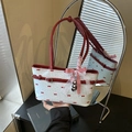 White shoulder bag with red polka dots, bow ribbon print and chic heart pendant charm - Blue