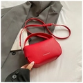 Red lychee pattern leather handbag with adjustable shoulder strap and fashion engraving - Red (No Pendant)
