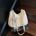 Sac hobo blanc minimaliste avec chaîne argentée et breloque ours en peluche mignon - Blanc Cassé
