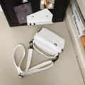 Borsa a tracolla quadrata bianca minimalista in nylon ripstop con cinghia regolabile - Bianco