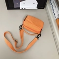 Mini borsa a tracolla arancione con texture ripstop e cinturino regolabile nero - Arancione