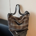 Grand sac cabas vintage à carreaux marron avec bandoulière réglable et fermeture éclair - Plaid Blue Coffee