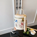 Borsa a secchiello beige con stampa graffiti 'Fighting' e tracolla staccabile - Bianco