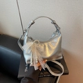 Sac bandoulière argenté plissé avec nœud en perles et dentelle et sangle ajustable - Argenté