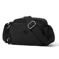 Detailansicht der schwarzen Nylon-Umhängetasche mit Multi-Pocket-Design und mS-Logo - Schwarz
