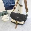 Grande borsa a tracolla in nylon bicolore grigio scuro e beige con tracolla larga - Con Ciondolo / Grigio Contrasto