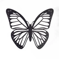 Détail du sticker mural papillon 3D noir avec motifs d'ailes de monarque délicats - Papillon Évidé Monarque à Pois (QT-37)