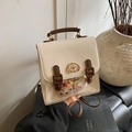 Beiger Mini-Rucksack im College-Stil mit Sichtfenster und braunen Riemen für den Alltag - Beige Mit Anhänger