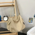 Grand sac fourre-tout kaki en nylon avec bandoulière réglable et poches latérales - Kaki