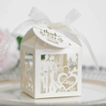 Scatola per confetti nuziali tagliata al laser con scritta Love e cartellino regalo - Avorio