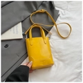 Mini sac seau jaune vif en similicuir avec poignées et bandoulière réglable pratique - Jaune sans pendentif