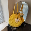 Grand sac fourre-tout en maille tressée jaune vif avec doublure et breloque fleur - Jaune