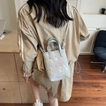 Mini borsa tote grigio chiaro con ricamo farfalla rosa e sottile tracolla regolabile - Argento