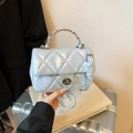 Chic quilted silver faux leather handbag with metallic chain handle and twist lock - Blue