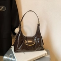 Borsa hobo in pelle verniciata marrone con finitura lucida e hardware in metallo oro - Marrone