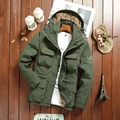 Giacca outdoor da uomo verde militare con cappuccio, fodera in pile e tasche multiuso - L / Verde Militare