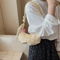 Sac croissant à carreaux jaune et blanc avec bandoulière nouée et pendentif coeur - Jaune avec Pendentif