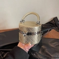 Mini sac à main doré cylindrique avec motif matelassé et poignée métallique - Doré