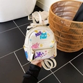 Mini zaino in pelle PU bianca con gatti graffiti colorati e decorazione a fiocco rosa - Gatto