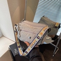 Borsa a tracolla in nylon grigio chiaro con cerniere multistrato e tracolla jacquard - Grigio