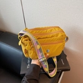 Borsa a tracolla in nylon giallo compatta con tasche multiple e tracolla - Giallo