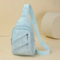 Modische hellblaue Brusttasche mit verstellbarem, geometrisch gemustertem breitem Gurt - Blau