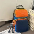 Sac à dos orange et bleu avec fermetures éclair et pendentif en peluche grenouille - Orange Avec Pendentif