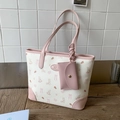 Borsa tote rosa e bianca con stampa a coniglio e charm portamonete piccolo coordinato - Rosa