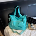 Sac cabas en nylon vert menthe clair avec bandoulière et mini porte-monnaie assorti - Bleu clair