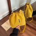 Borsa a secchiello minimalista giallo brillante in tela con coulisse per uso quotidiano - Giallo