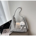 Sac hobo argenté avec boucle étoile, détails de rivets et breloque nuage blanc - Argenté