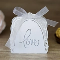 Scatola di caramelle bianca tagliata al laser con scritta Love e nastro per matrimoni - Bianco