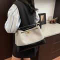 Bolso de hombro en ante gris y cuero negro con diseño acolchado en contraste - Blanco Roto
