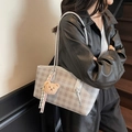 Sac cabas à carreaux gris clair avec breloque ours en peluche et ruban rayé élégant - Argenté