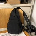 Mini borsa a tracolla versatile in nylon nero con cerniere funzionali e coulisse regolabile - Nero