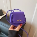 Lila Mini-Satteltasche im Retro-Stil mit Orin-Logo und weichem dünnem Schultergurt - Lila