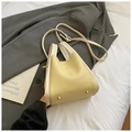 Pale yellow and cream color-block bucket bag with lychee texture and gold feet - Yellow Without Pendant