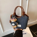 Sac seau en jean bleu avec garniture en cuir marron et pendentif ours mignon - Bleu Avec Marron (Avec Pendentif)