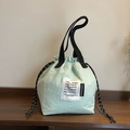 Minimalistische mintgrüne Lunchtasche mit Kordelzug, strukturierter Stoff und Griffen - Blassgrün
